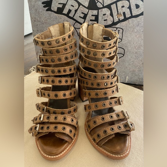 Freebird by Steven Cassandra Heeled Strappy Sandals Distressed Leather W6 Boho - Picture 6 of 15
